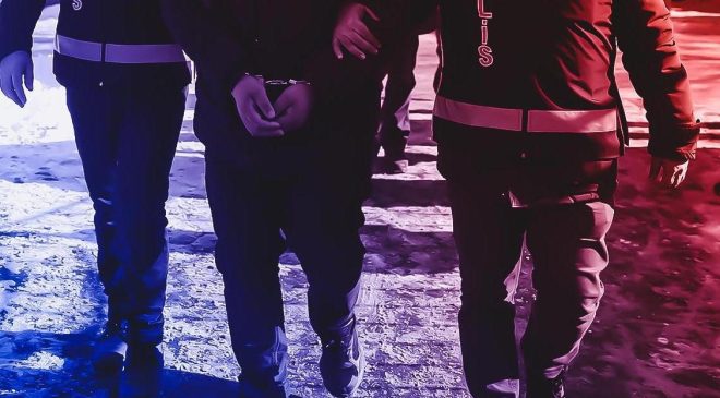 İzmir merkezli dolandırıcılık operasyonu: 8 tutuklama