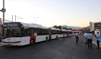 İzmir’de metro ve tramvay çalışanları greve gitti