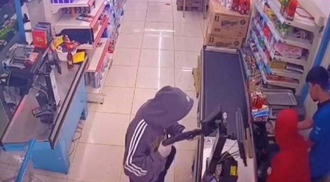 Bornova’da Market Soygunu Şüphelisi Tutuklandı