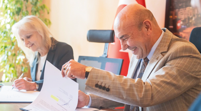 Narlıdere Metrosu için son imzalar atıldı