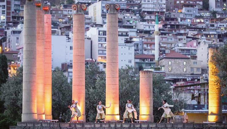 Sanat ve Edebiyatın Yıldızları Bayraklı’da Buluşuyor