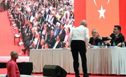 CHP İzmir İl Başkanlığı Kongresinde Arbede Çıktı