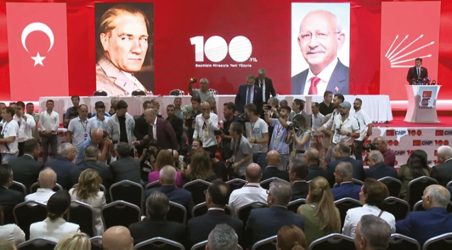 CHP İzmir İl Kongresi’nde Yeniden Şenol Aslanoğlu Seçildi