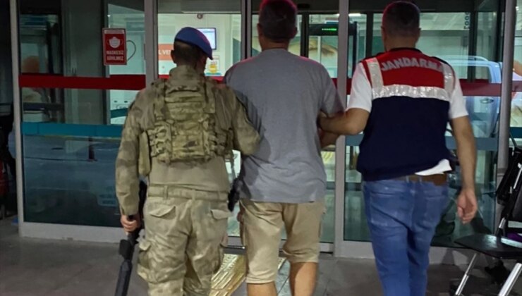 İzmir merkezli FETÖ operasyonunda 9 kişi yakalandı