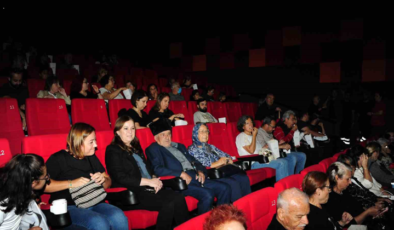 Balçovalı Gaziler Atatürk Filmini İzledi