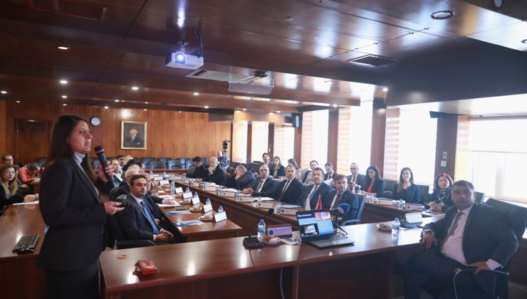 DEÜ Danışma Kurulu Toplantısında İzmir Ekonomisine Yön Veren İş Birlikleri Tartışıldı