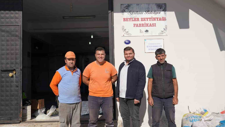Seferihisar Belediyesi Zeytinyağı Fabrikası Üreticiye Can Simidi Oldu
