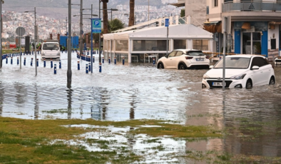 İzmir’de Deniz Taştı, Sirenler Çaldı