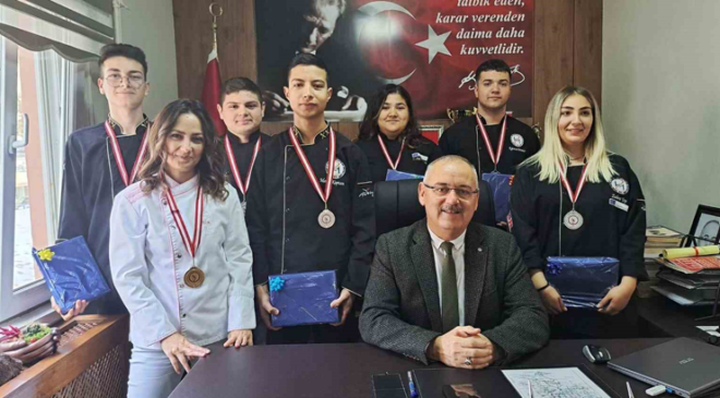 Meslek Lisesi Öğrencilerinden Gururlandıran Başarı