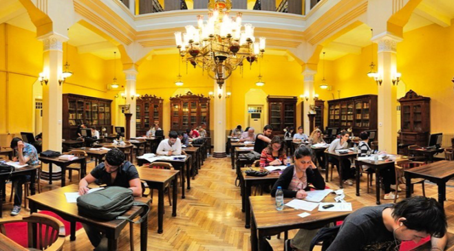 İzmir Milli Kütüphane Yılda 25 Bin Okuyucuyu Ağırlıyor