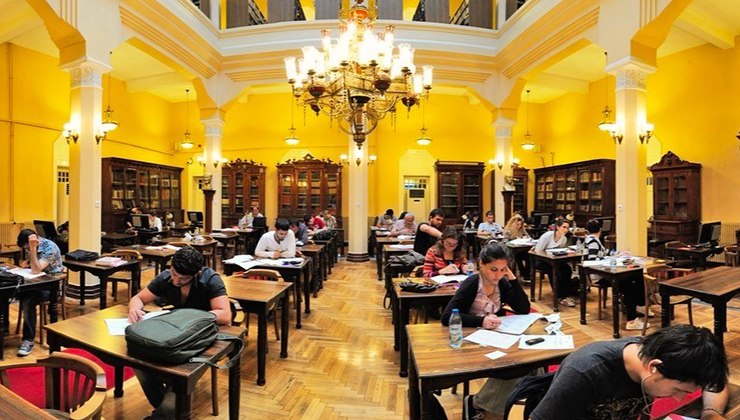 İzmir Milli Kütüphane Yılda 25 Bin Okuyucuyu Ağırlıyor