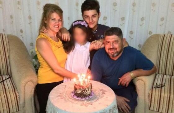 Uyuşturucu bağımlısı genç, anne ve babasını silahla öldürüp aynı silahla kafasına ateş etti