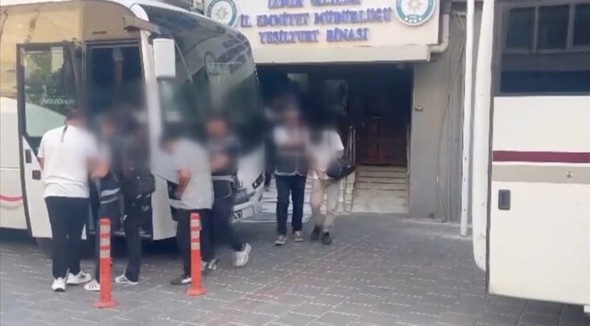 “Evde ek iş” ilanıyla dolandırıcılık yaptıkları iddia edilen 64 kişi yakalandı