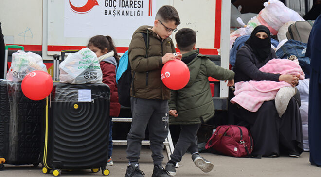 Türkiye’deki Suriyelilerin ülkelerine dönüşü sürüyor.