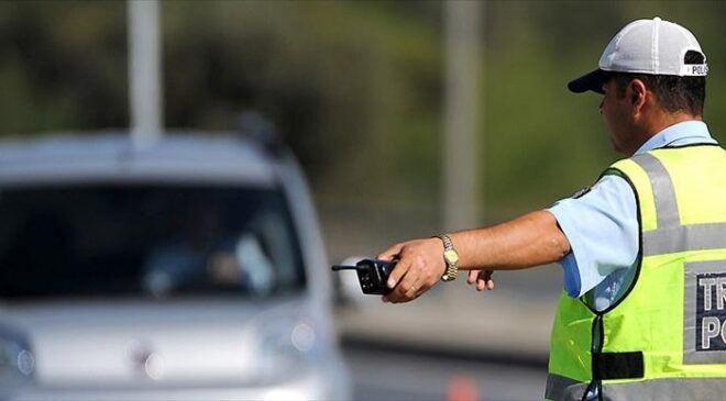 Trafik denetimlerinde bir haftada 474 bin 456 sürücüye işlem yapıldı