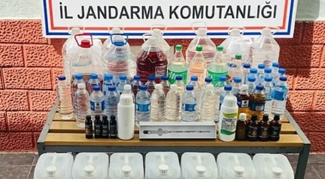 İzmir’de 8 ton etil alkol ele geçirildi