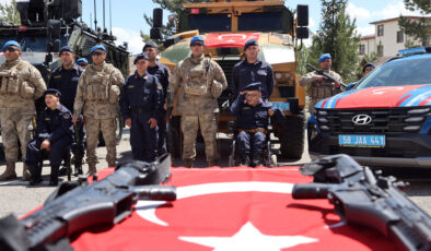 Engelliler bir günlük askerlik sevinci yaşadı
