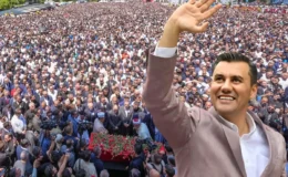 Ferdi Zeyrek’in cenaze namazında binlerce kişi meydana sığmadı