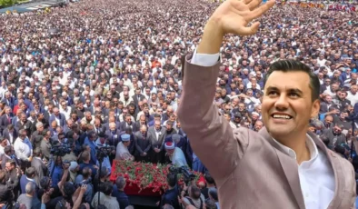 Ferdi Zeyrek’in cenaze namazında binlerce kişi meydana sığmadı