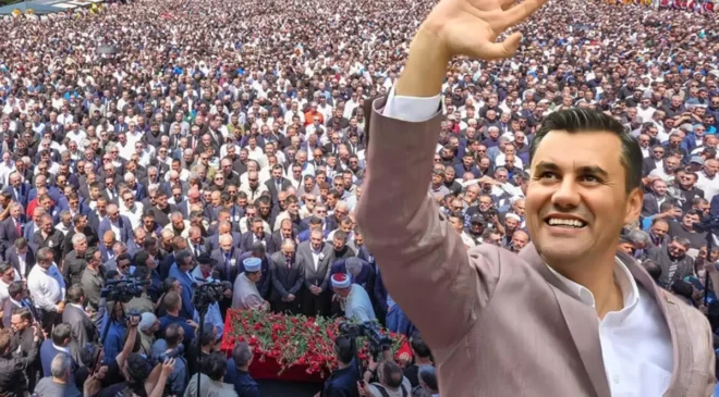 Ferdi Zeyrek’in cenaze namazında binlerce kişi meydana sığmadı