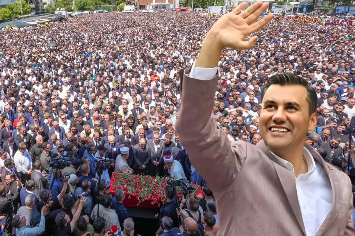 Ferdi Zeyrek’in cenaze namazında binlerce kişi meydana sığmadı