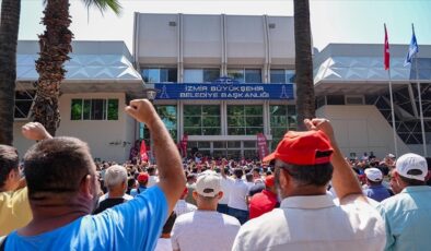 İzmir’de 6 gündür süren grevde işçiler eylemlerine devam etti
