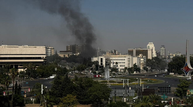 Suriye’nin güneyindeki çatışmaya müdahil olan İsrail, Şam’a saldırdı