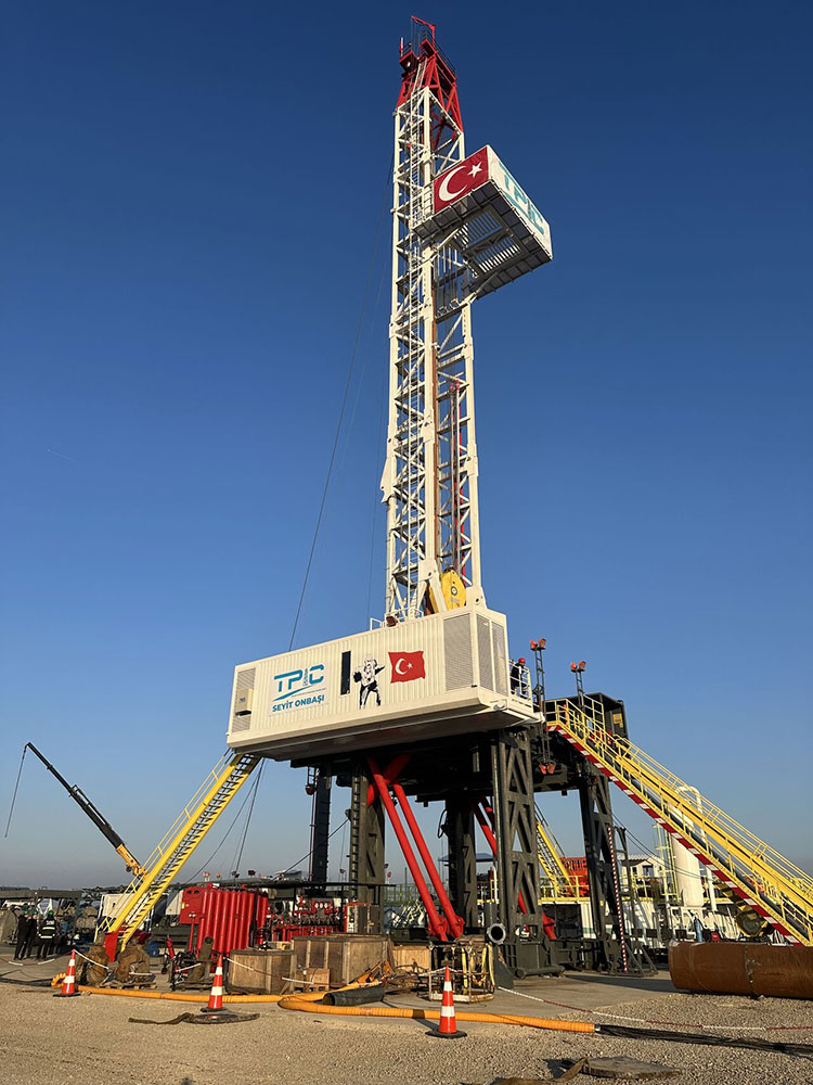 İki yerli petrol sondaj kulesi Şırnak’ta göreve başladı