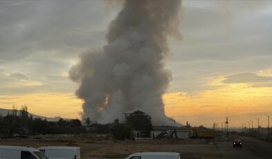 İzmir’de çöp aktarma noktasında çıkan yangın kontrol altına alındı