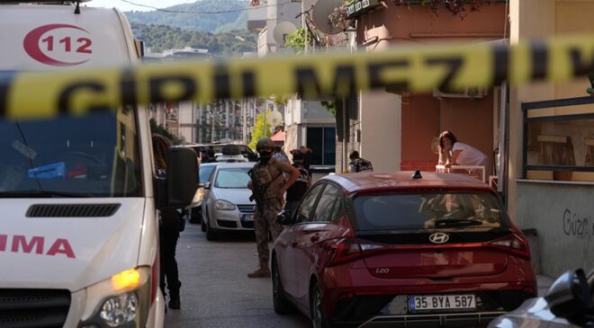 İzmir’de polis merkezine silahlı saldırıda 2 polis şehit oldu, 2’si polis 3 kişi yaralandı
