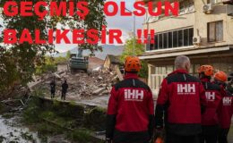 Balıkesir Sındırgı merkezli depremde yıkılan binaların enkazı kaldırılıyor