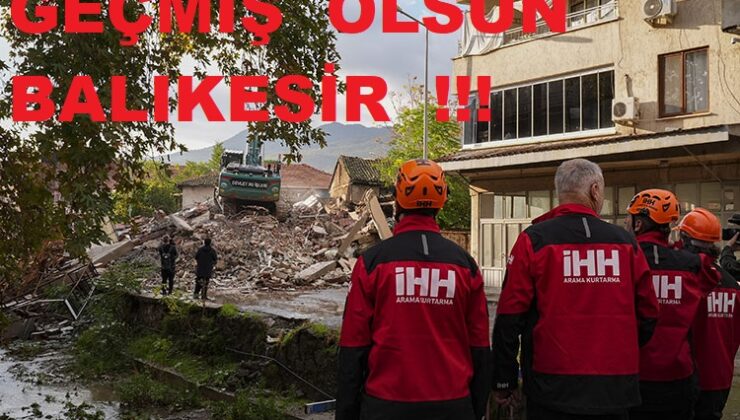 Balıkesir Sındırgı merkezli depremde yıkılan binaların enkazı kaldırılıyor