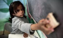 UNRWA: Gazze’de yaklaşık 300 bin öğrenci iki yıl aradan sonra eğitime yeniden başlıyor