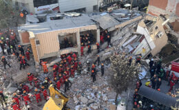 Kocaeli’de 7 katlı bina çöktü