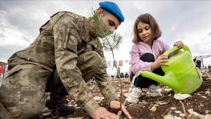 “Milli Ağaçlandırma Günü”nde fidanlar toprakla buluşturuldu