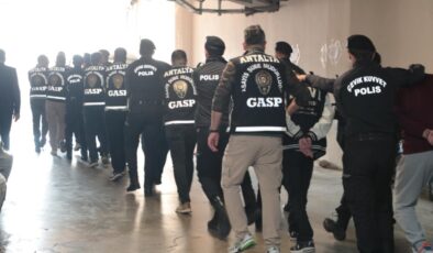 ‘Buluşma tuzağı’ kuran dolandırıcılık çetesi çökertildi