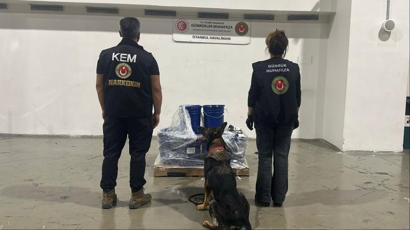 Üç ilde 1 ton 65 kilogram uyuşturucu ele geçirildi