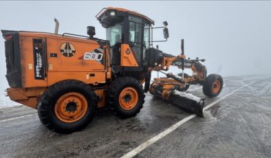 Ulaştırma ekiplerinin karla mücadele mesaisi başladı