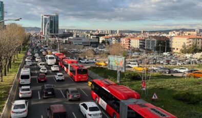 Başkentte yüzde 6,6’lık araç artışı trafiğe 22 dakikalık yük getirdi