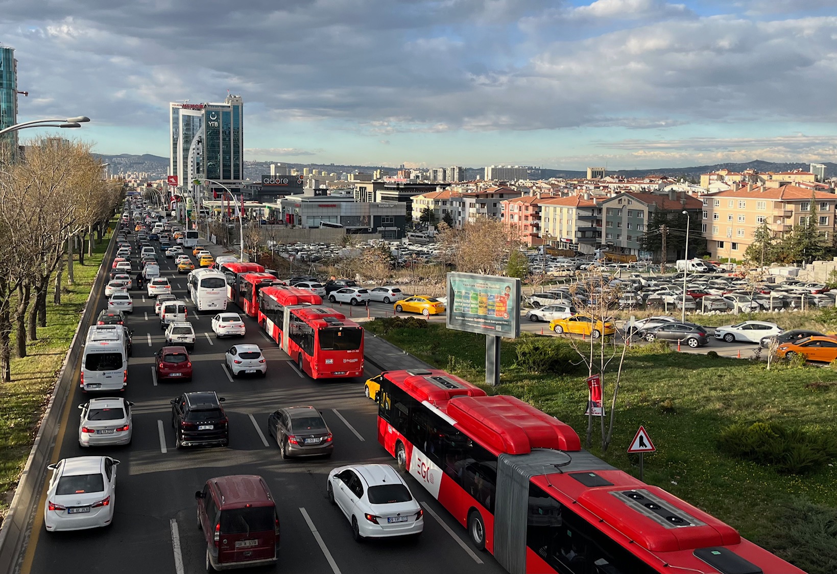 Başkentte yüzde 6,6’lık araç artışı trafiğe 22 dakikalık yük getirdi
