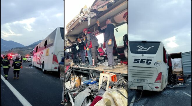 Osmaniye’de yolcu otobüsünün tıra çarptığı kazada 7 kişi hayatını kaybetti, 11 kişi yaralandı