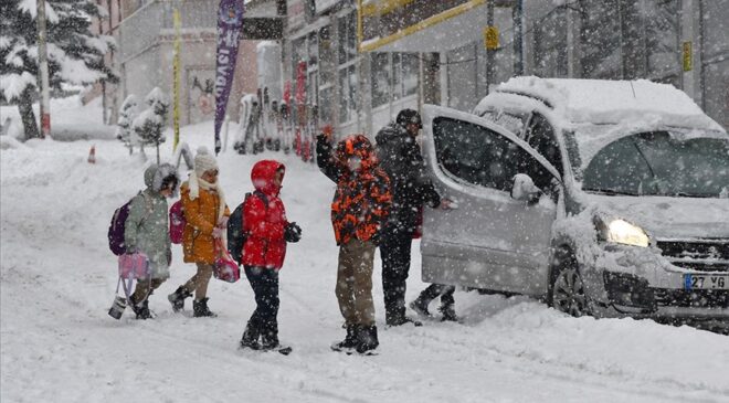 Yurtta kar yağışı ve soğuk hava etkili oluyor