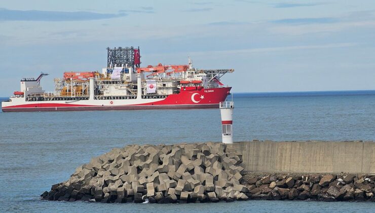 Türkiye’nin sondaj gemisi “Yıldırım” Filyos Limanı’nda