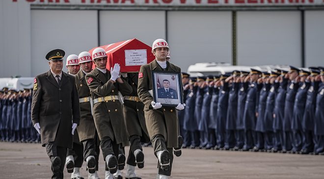 Balıkesir’de F-16 uçağının kaza kırıma uğraması sonucu şehit olan pilot son yolculuğuna uğurlandı