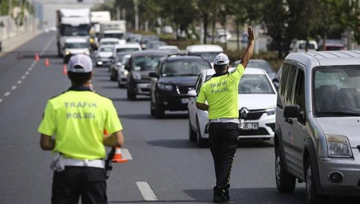 Bayram trafiğine sıkı denetim: 313 bin personel görevde.