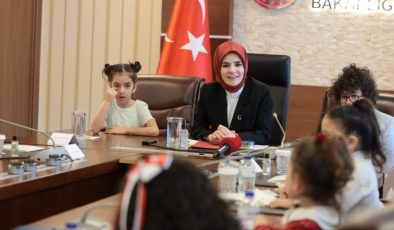 Bakan Göktaş şehit ve gazi çocuklarını ağırladı