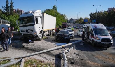 Gündem İzmir’de tırın 9 araca çarptığı kazada 3 kişi öldü, 4 kişi yaralandı