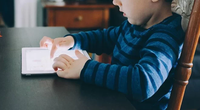 Sosyal medyada yeni dönem: ’15 yaş’ sınırı Resmi Gazete’de