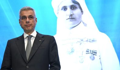 Sağlık Bakanı Memişoğlu: Hemşire ve ebe sayımızı 330 binin üzerine çıkardık