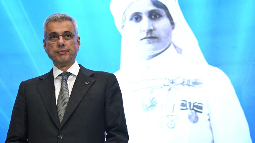 Sağlık Bakanı Memişoğlu: Hemşire ve ebe sayımızı 330 binin üzerine çıkardık